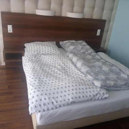 Azzurro Hotel Lukecin Luaran gambar