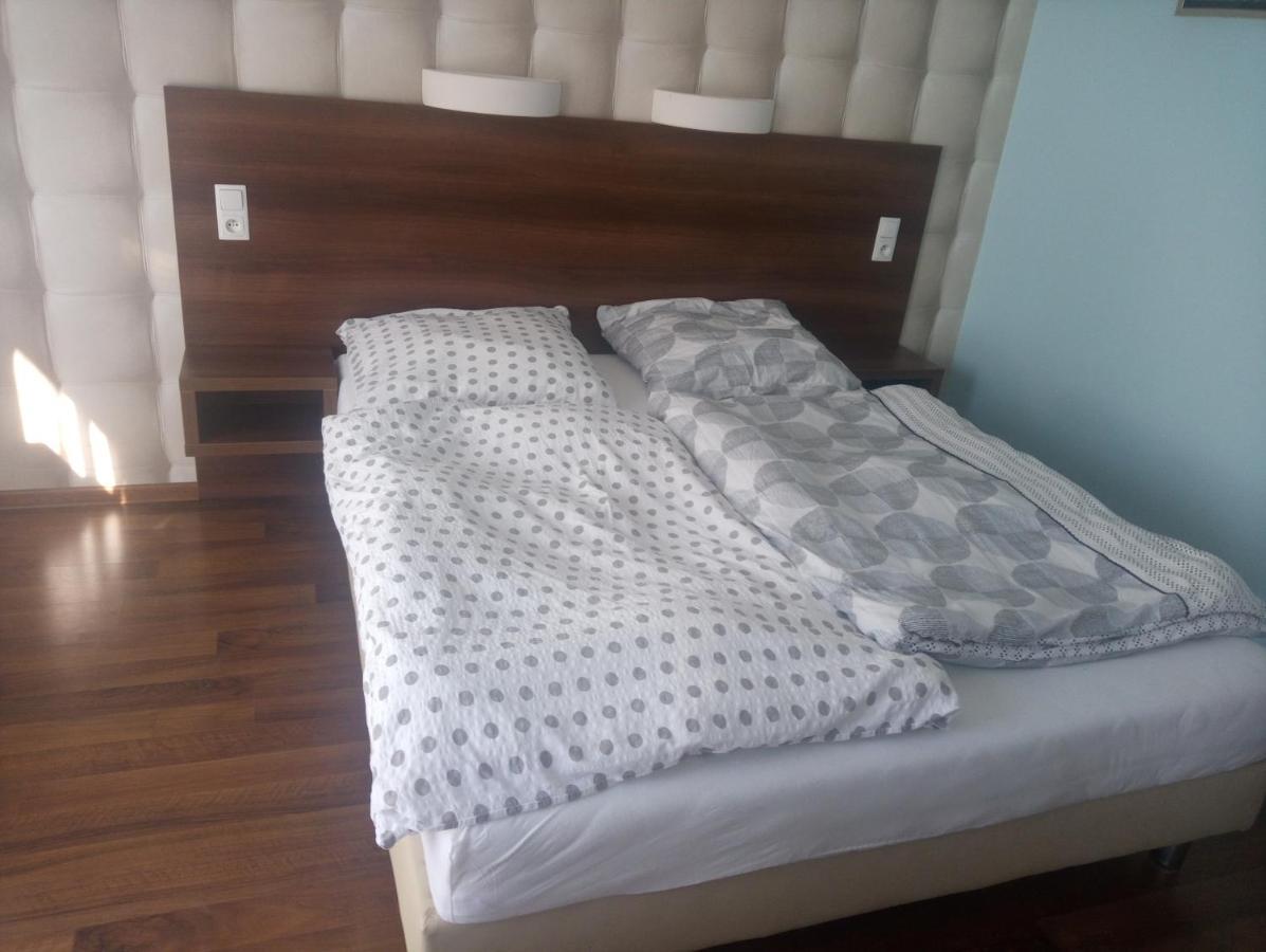 Azzurro Hotel Lukecin Luaran gambar